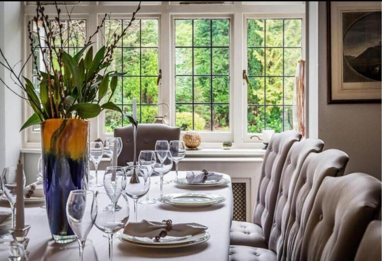 Coach House Villa Woking Exterior foto