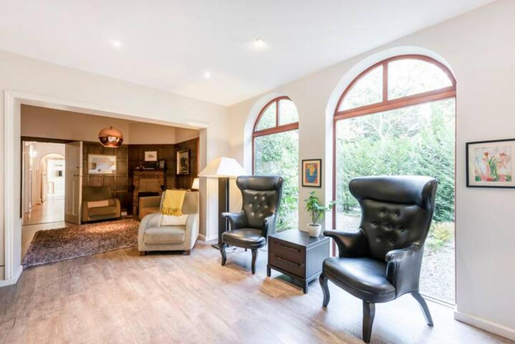 Coach House Villa Woking Exterior foto