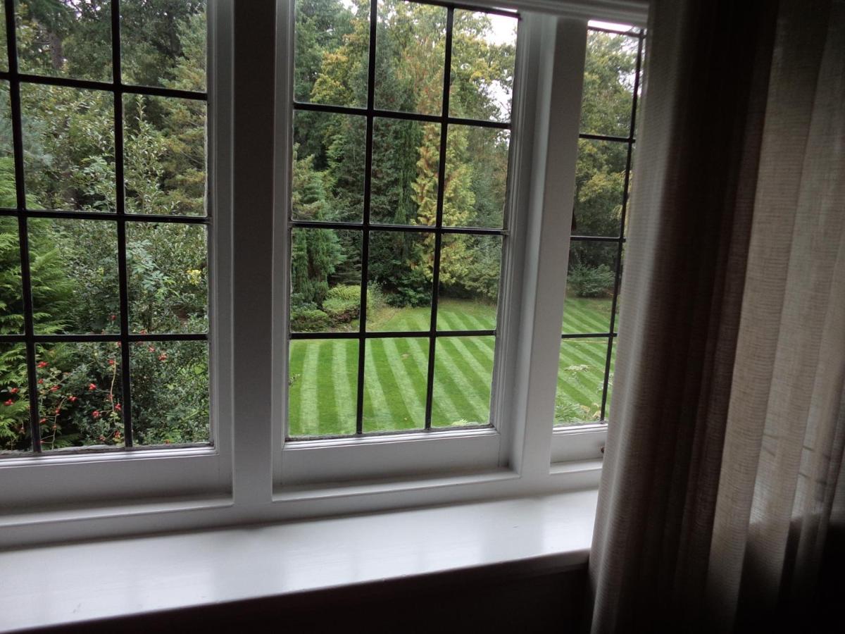 Coach House Villa Woking Exterior foto